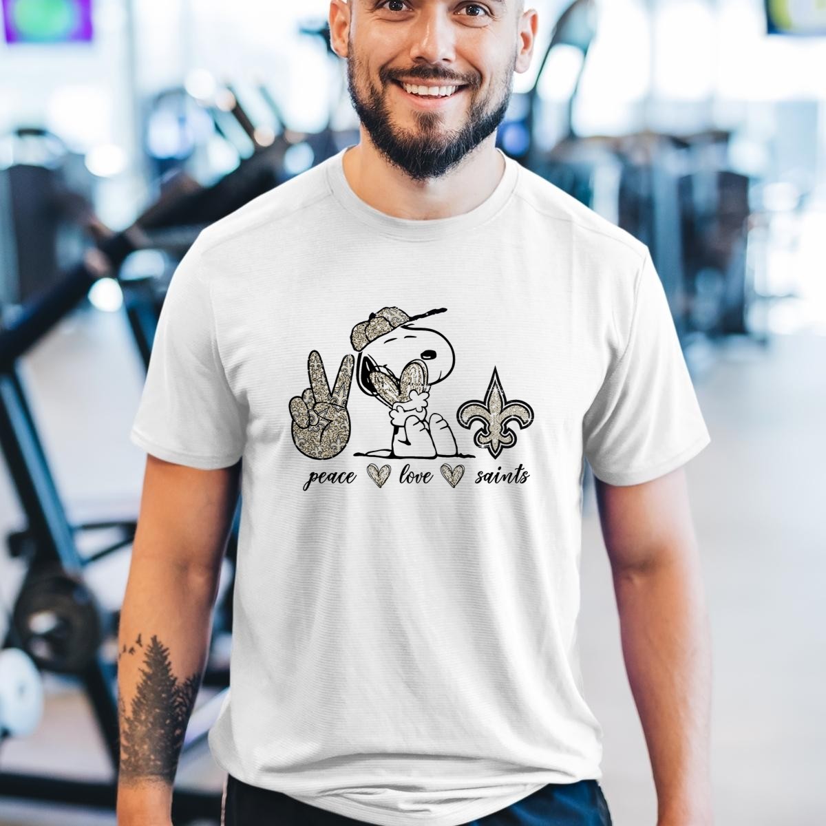 Peace-Love-Snoopy-Fleur-De-Lis-Saints-T-Shirt-1_t-shirt-3_4