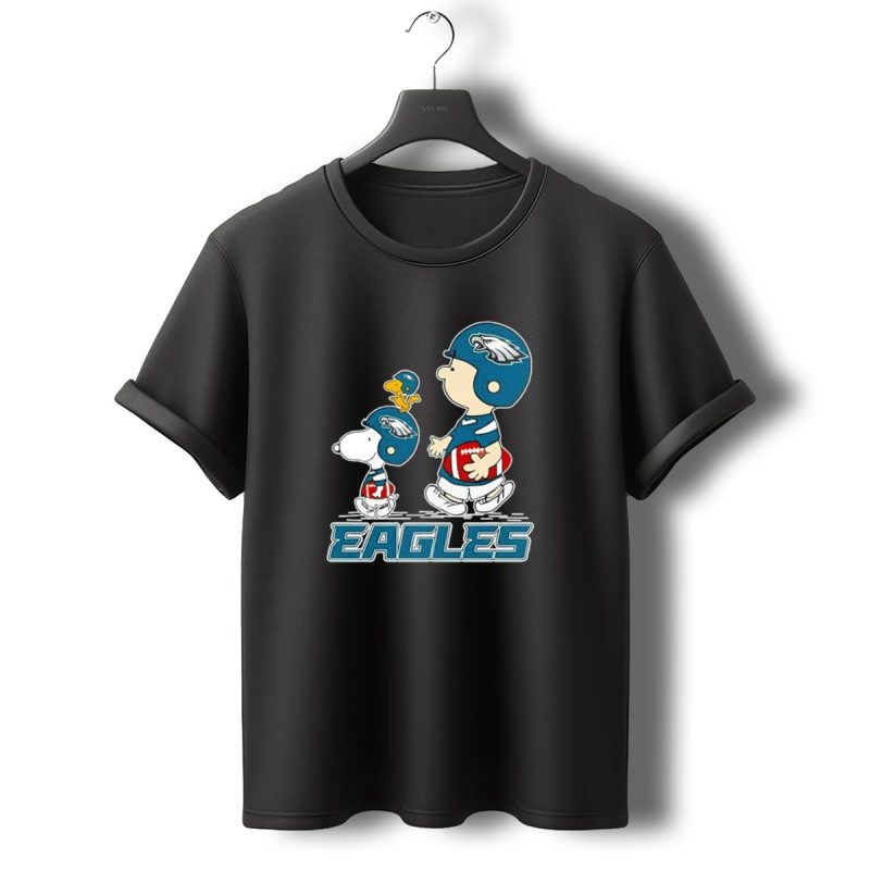 Peanuts Charlie Brown Snoopy Eagles Football Helmet T Shirt T Shirt 0 1