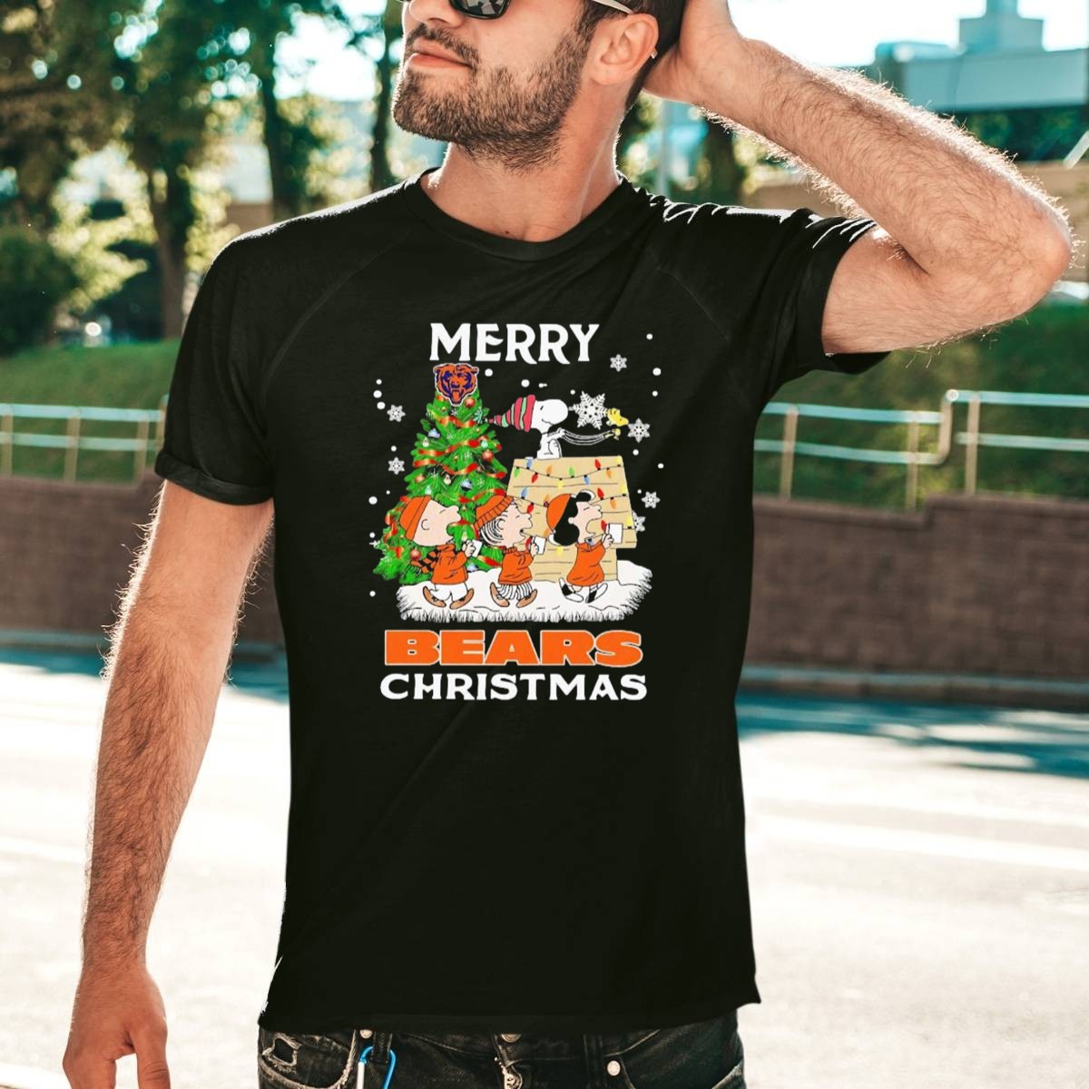 Peanuts-Christmas-Chicago-Bears-Merry-Holiday-Scene-T-Shirt-1_t-shirt-4_5