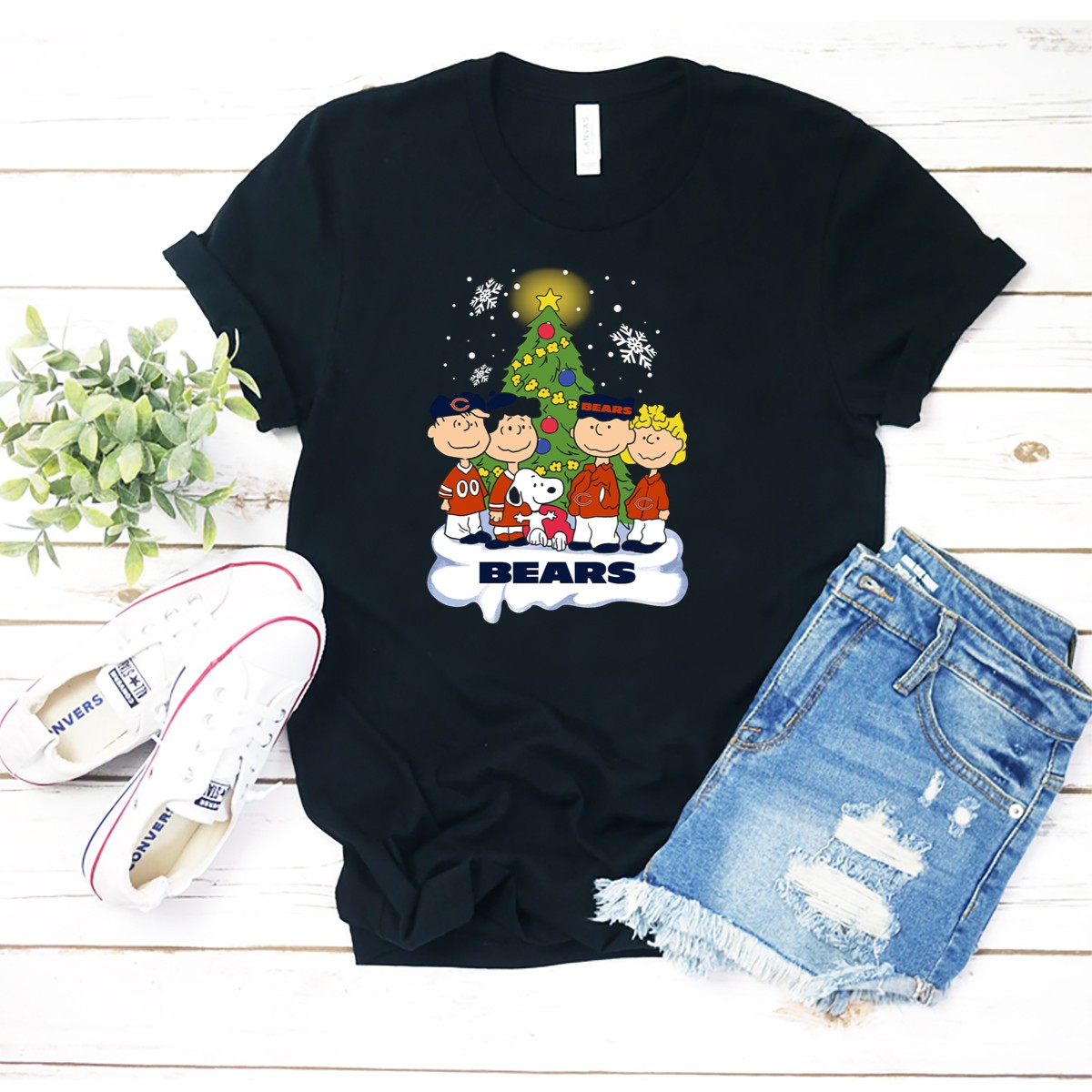 Peanuts-Christmas-Chicago-Bears-Snoopy-Winter-Scene-T-Shirt-1_t-shirt-2_3