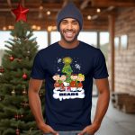 Peanuts-Christmas-Chicago-Bears-Snoopy-Winter-Scene-T-Shirt-1_t-shirt-3_4