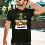 Peanuts-Christmas-Chicago-Bears-Snoopy-Winter-Scene-T-Shirt-1_t-shirt-4_5
