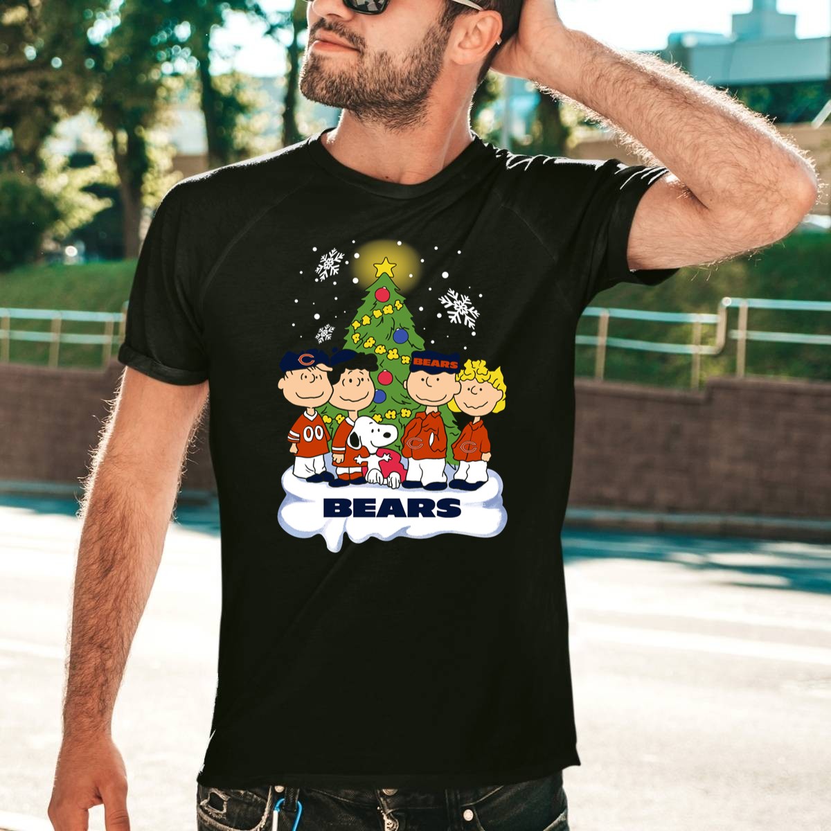 Peanuts-Christmas-Chicago-Bears-Snoopy-Winter-Scene-T-Shirt-1_t-shirt-4_5