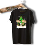Peanuts-Christmas-New-Orleans-Saints-Characters-With-Tree-T-Shirt-1_t-shirt-3_4