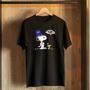 Ravens Snoopy And Woodstock Thanksgiving Pilgrim Hats Nfl Baltimore Ravens T-Shirt