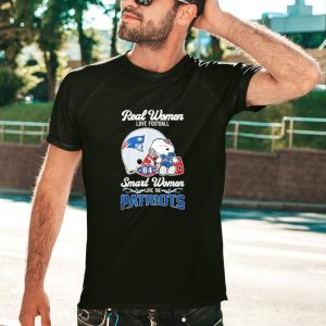 Real Women watch football Smart women watch the Patriots t shirt 5 5
