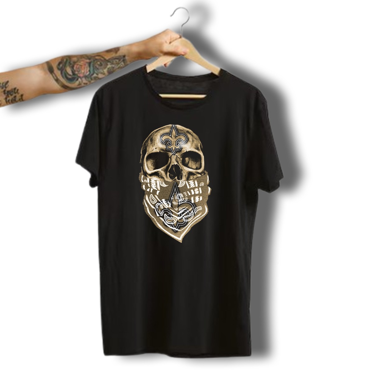 Skull-Fleur-De-Lis-New-Orleans-Saints-T-Shirt-1_t-shirt-3_4