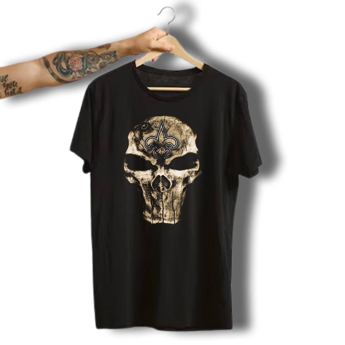 Skull-V4-New-Orleans-Saints-Fleur-De-Lis-Emblem-T-Shirt-1_t-shirt-3_4