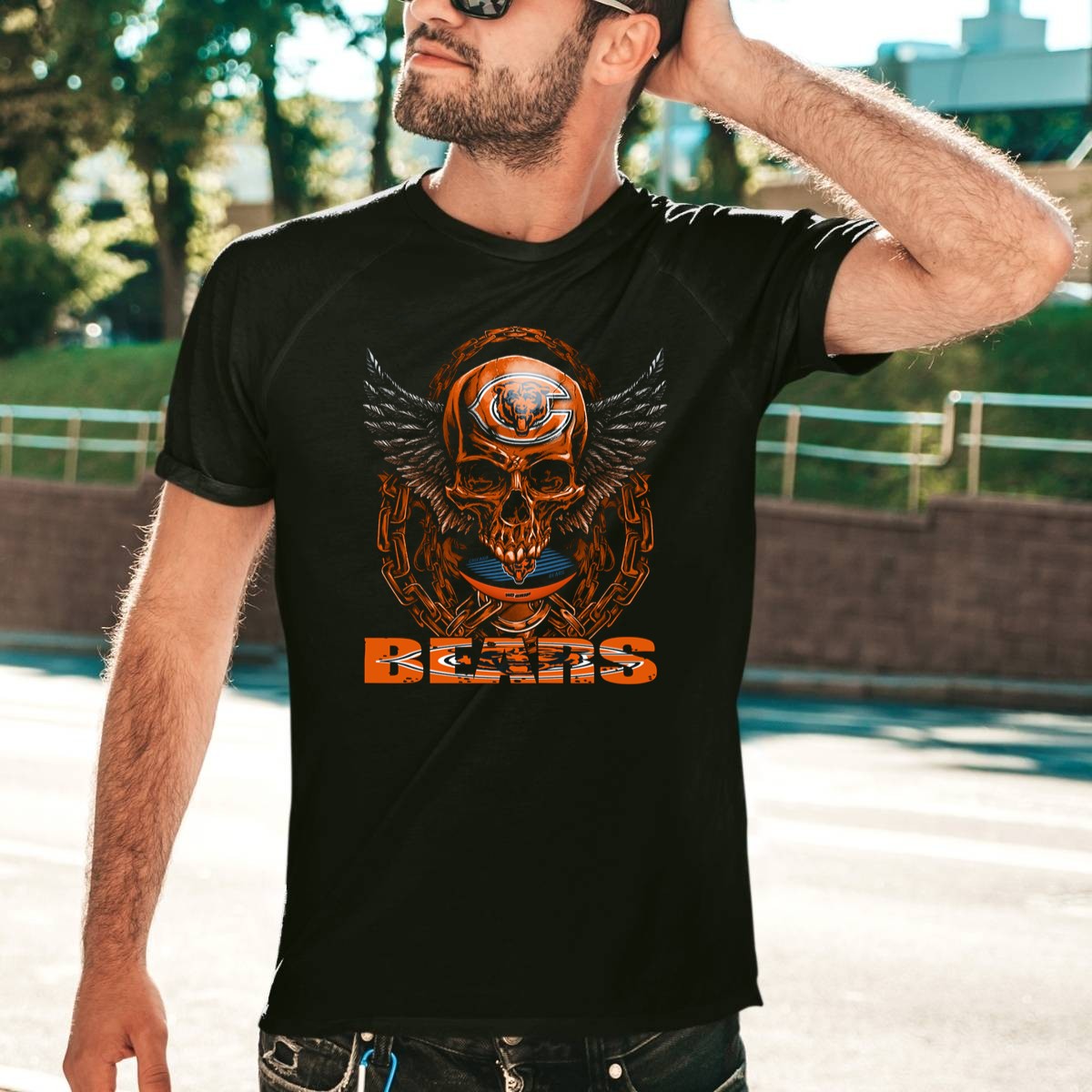 Skullfb-Winged-Skull-With-Chicago-Bears-Football-Helmet-And-Chains-Bears-T-Shirt-1_t-shirt-4_5