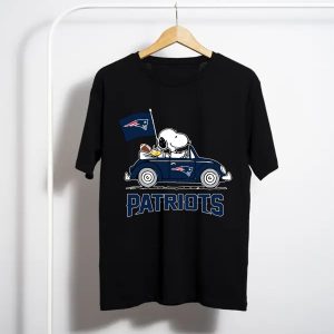 Snoopy And Woodstock Ride The New England Patriots Car T-Shirt
