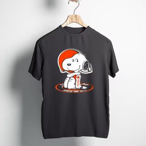 Snoopy Cleveland Browns Hugging Football Helmet T-Shirt