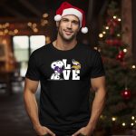 Snoopy-Holding-Minnesota-Vikings-Love-Heart-T-Shirt-1_t-shirt-1_2