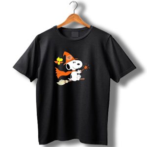 Snoopy Witch Chicago Bears Halloween Flying Broomstick Woodstock T Shirt