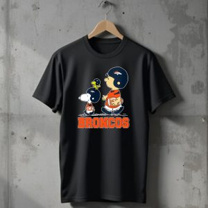 Snoopy Woodstock And Charlie Brown In Denver Broncos Helmets With Broncos T-Shirt