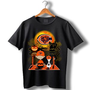 Snoopy And Charlie Brown Pumpkin Chicago Bears Halloween Moon T-Shirt