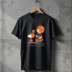 Snpfootball Denver Broncos Peanuts Characters Helmet T-Shirt