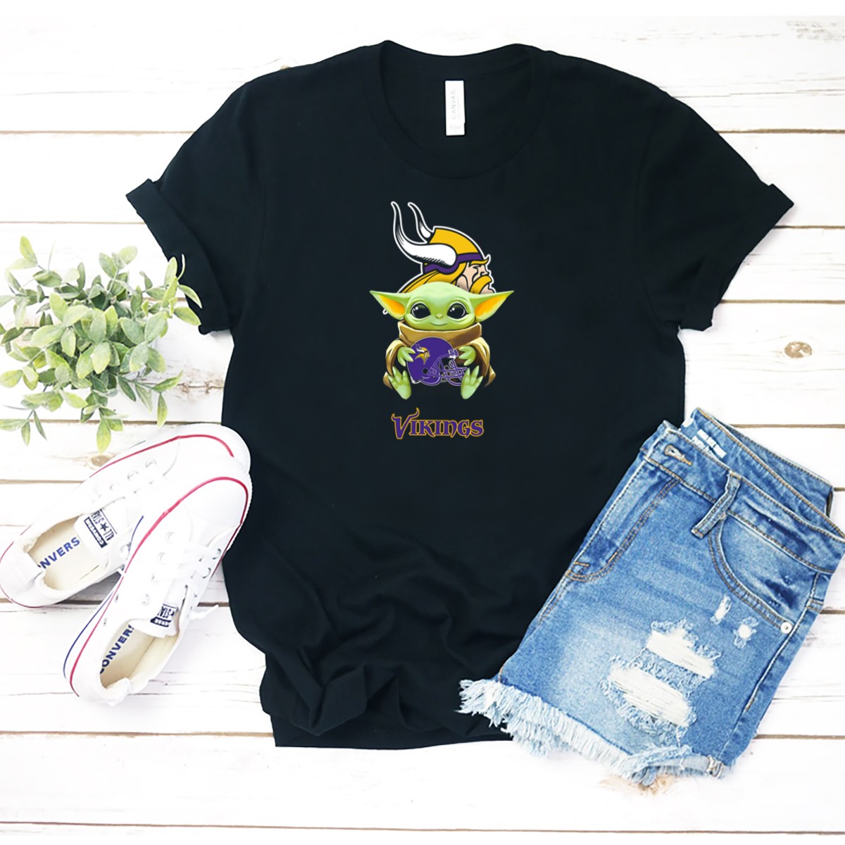 Star-Wars-The-Child-Hugging-Minnesota-Vikings-Helmet-With-Vikings-T-Shirt-1_t-shirt-2_3