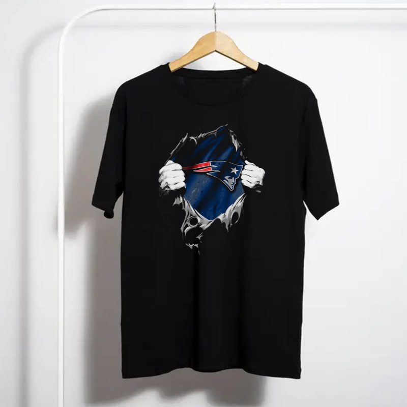 Torn New England Patriots Logo Ripped Effect T Shirt T Shirt 1