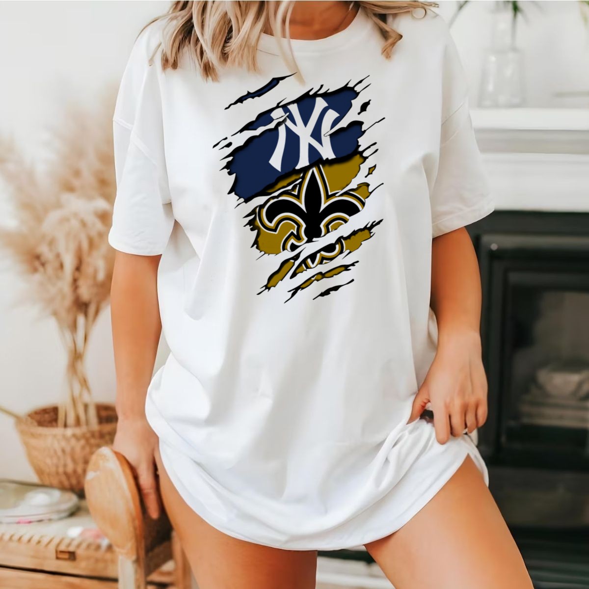 Yankees-Saints-Fleur-De-Lis-Ripped-T-Shirt-1_t-shirt-4_5