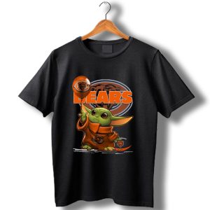 Yoda Chicago Bears Balloon And Football T Shirt