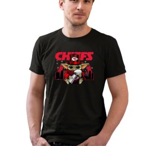 baby yoda kansas city chiefs hug super bowl 2019 2020 1 0 t shirt.jpg