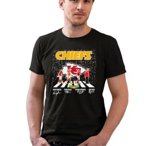 kansas city chiefs pacheco kelce mahomes andy reid walk in snow signatures 0 t shirt.jpg