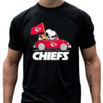 snoopy and woodstock riding kansas city chiefs 4 t shirt.jpg